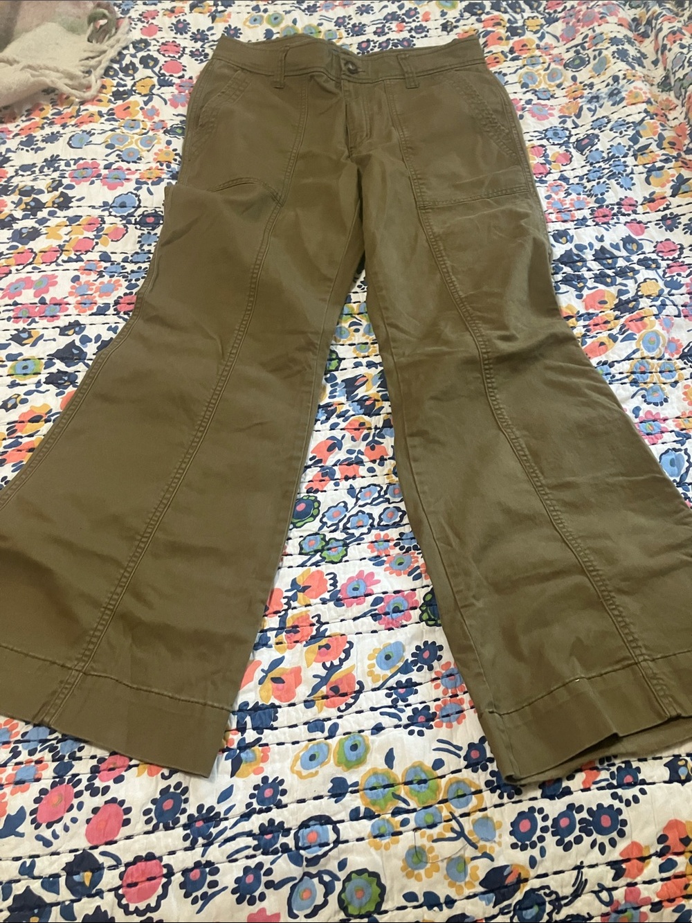 Old Navy Olive Green Boot-Cut Cargo Pants